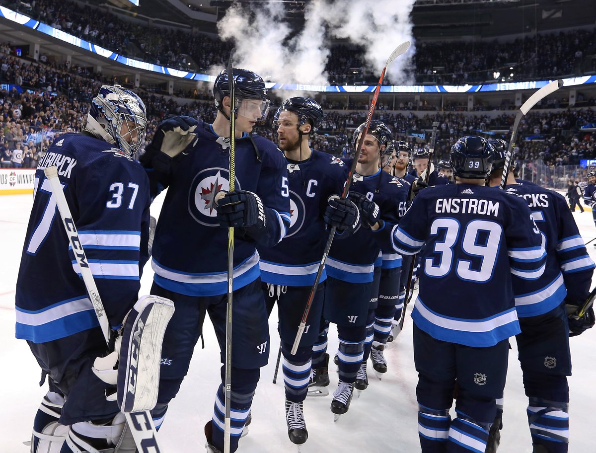 \"Виннипег\" разгромно победил \"Флориду\"