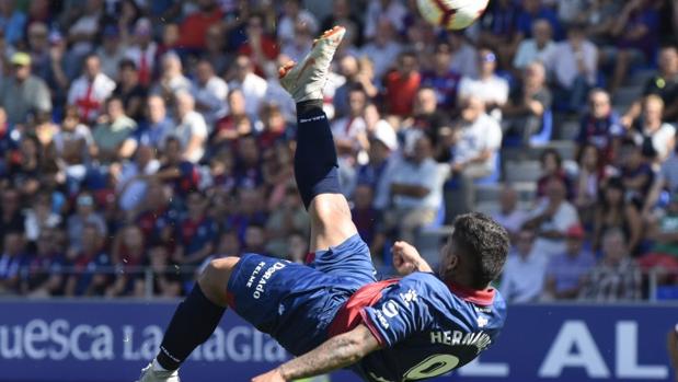 \"Эспаньол\" комфортно одолел \"Уэску\"