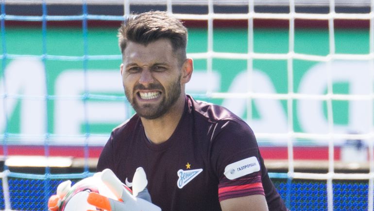 Малафеев посоветовал Лодыгину  осторожнее играть у своих ворот