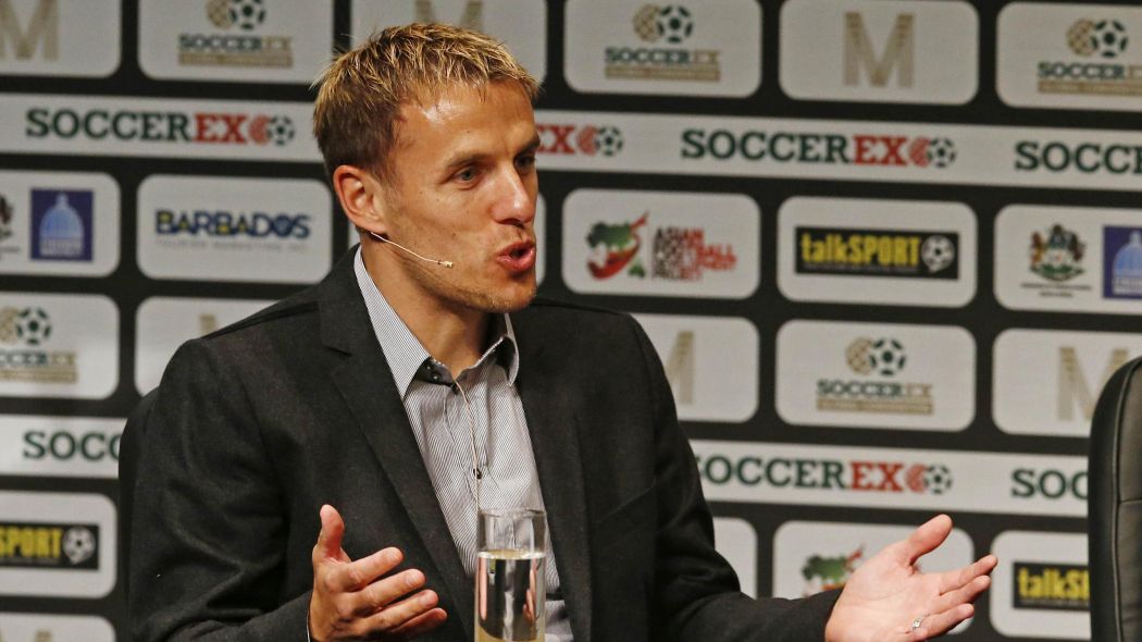 Фил Невилл сравнил Ибрагимовича с Кантона