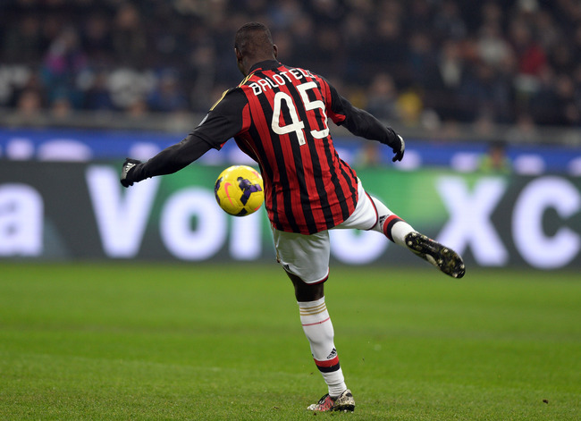 Луис Суарес высмеял Марио Балотелли