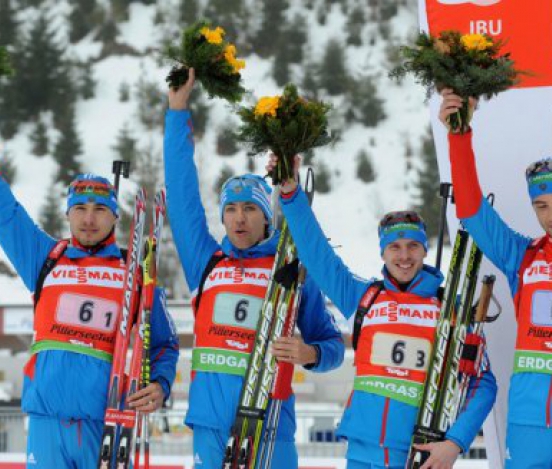 Команда России - победитель мужской эстафетной гонки в Сочи