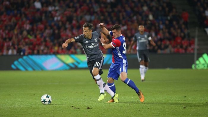 \"Базель\" забил пять голов \"Бенфике\"