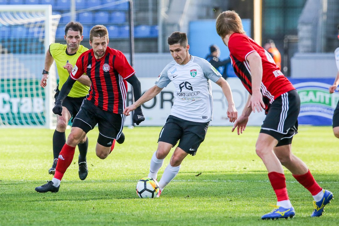 \"Амкар\" на выезде одолел \"Тосно\"