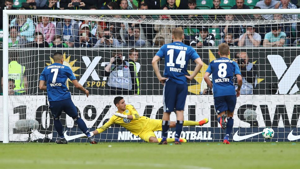 \"Гамбург\" оказался сильнее \"Вольфсбурга\"