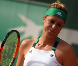 Павлюченкова покинул Открытый чемпионат Франции, проиграв Стосур