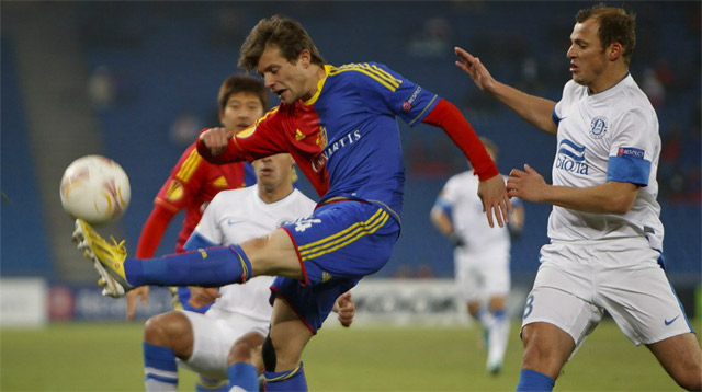 \"Днепр\" и \"Металлист\" выбыли из борьбы