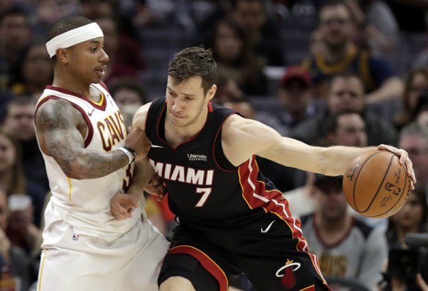 \"Кливленд Кавальерс\" минимально обыграли \"Майами Хит\"