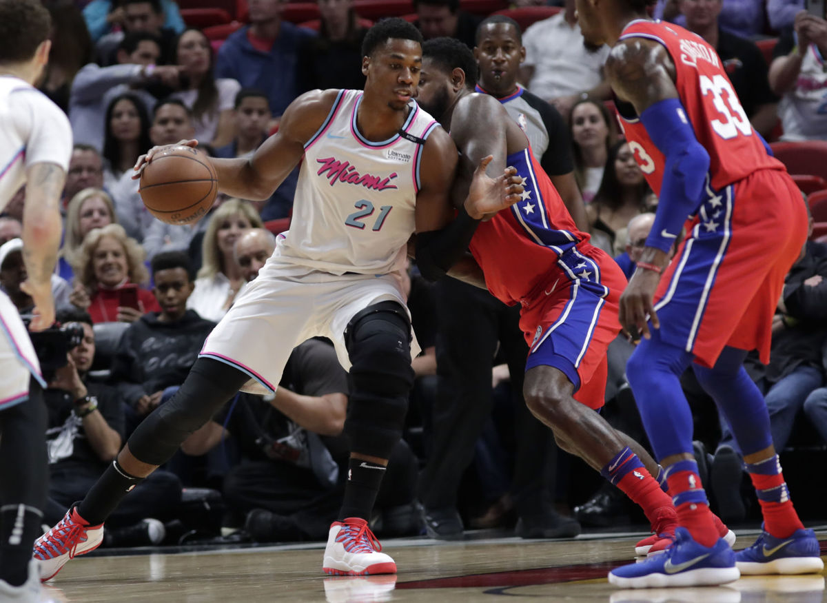 \"Майами Хит\" комфортно обыграл \"Филадельфию Сиксерс\"