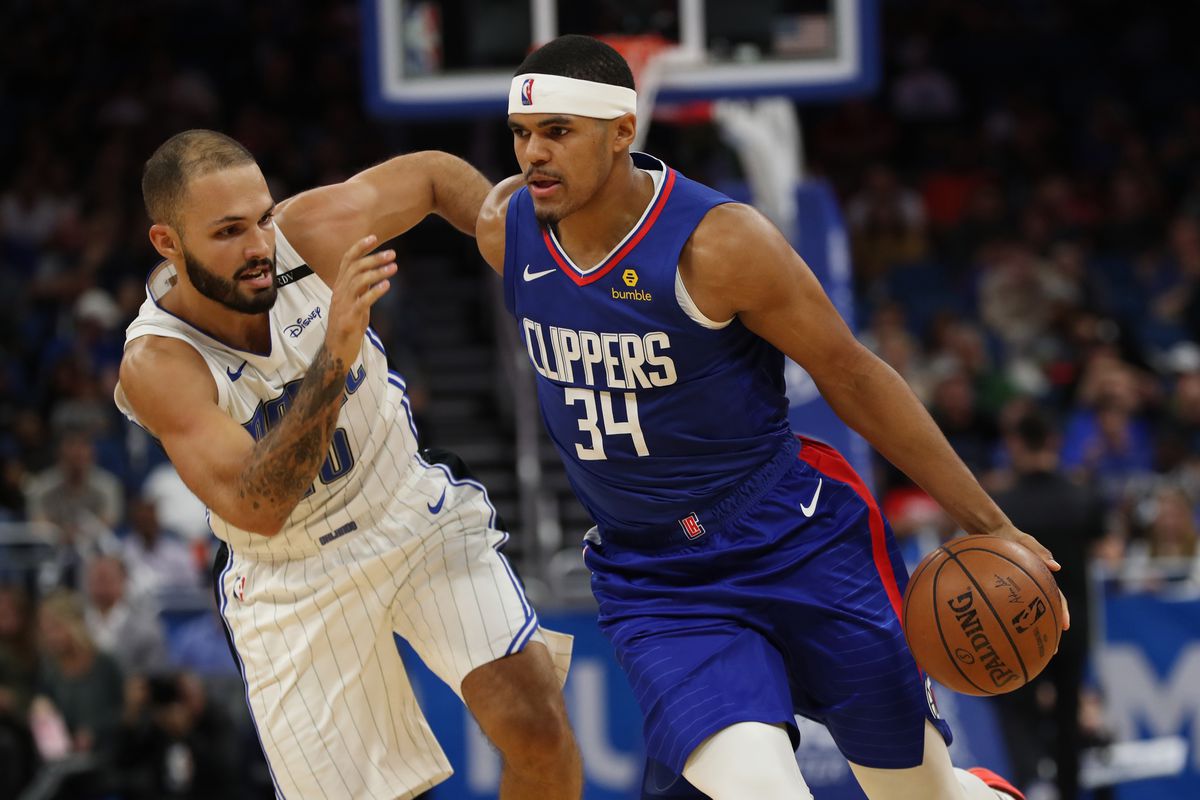 \"Лос-Анджелес Клипперс\" не испытали проблем с \"Орландо Мэджик\"