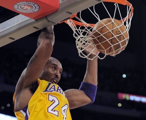 НБА: \"Лейкерс\" вырвал победу у \"Нью-Орлеана\"