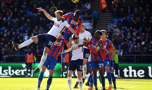 Кейн спас \"Тоттенхэм\" в матче с \"Кристал Пэласом\"