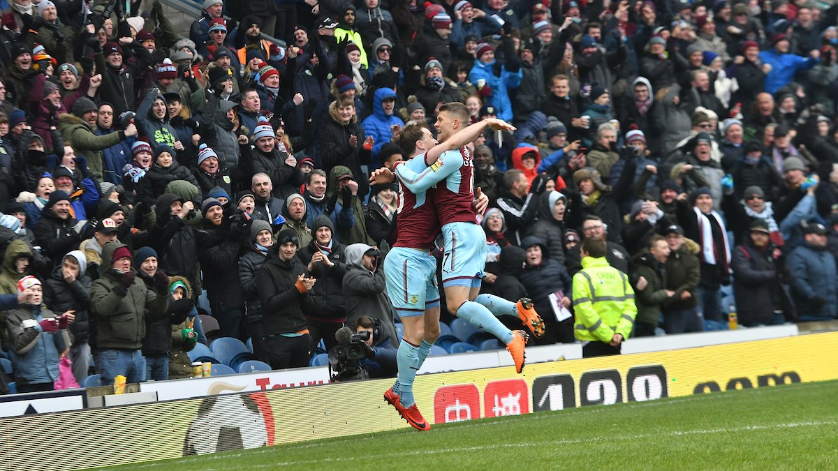 \"Бернли\" набрал три очка в игре с \"Эвертоном\"