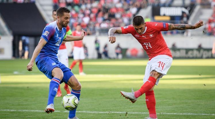 Исландия на своем поле проиграла Швейцарии