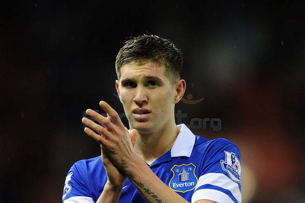 На защитника \"Эвертона\" претендуют два лондонских гранда