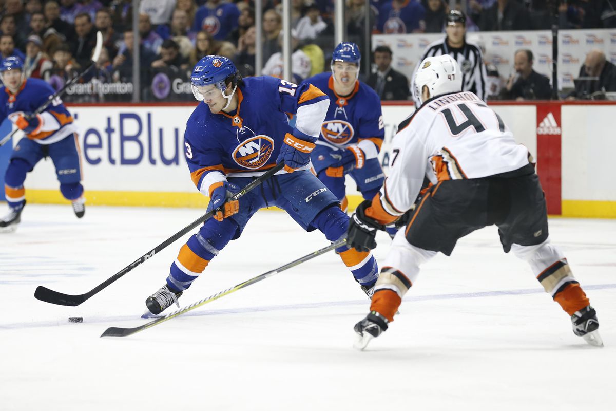 \"Анахайм Дакс\" разгромили \"Нью-Йорк Айлендерс\"