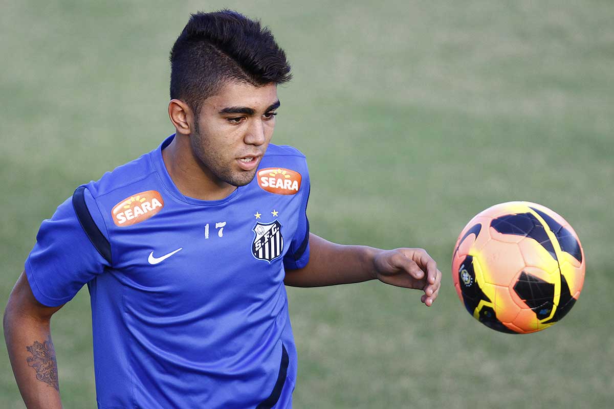 Форвард \"Сантоса\" Габигол попал в шорт-лист \"Барсы\"