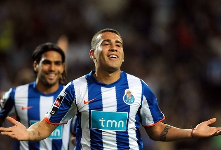 Моуринью убедил Отаменди перейти в \"Челси\"