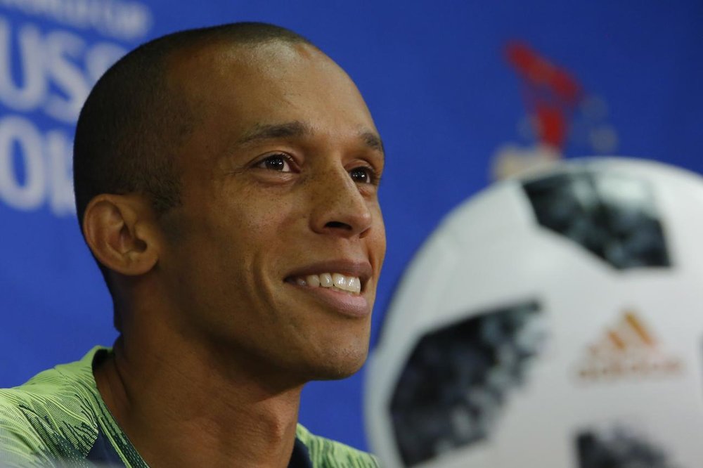 Миранда: К бразильской сборной стоит готовиться особым образом