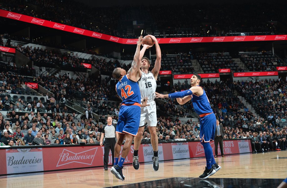 \"Сан-Антонио\" уверенно разобрался с \"Нью-Йорком\"