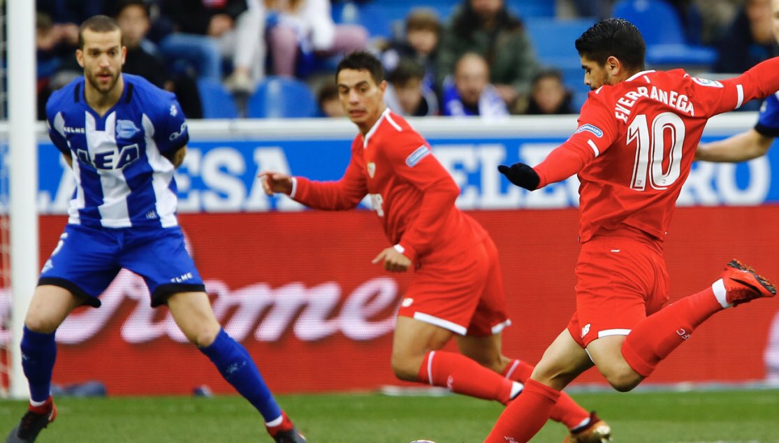 \"Севилья\" проиграла на выезде \"Алавесу\"