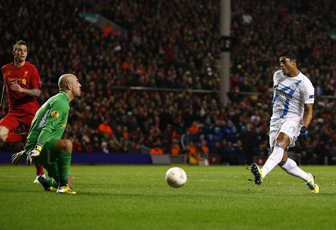 \"Зенит\" и \"Анжи\" пробились в 1/8 финала Лиги Европы