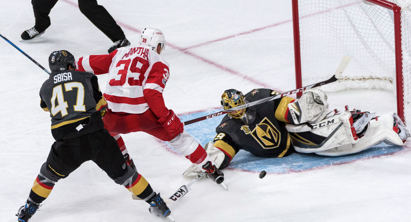 \"Детройт\" нанес \"Вегасу\" первое поражение в сезоне