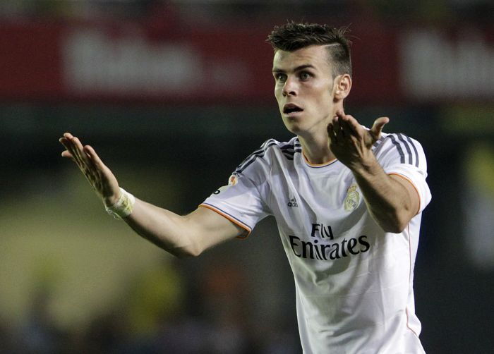 Невилл советует \"МЮ\" купить Бэйла, а не Роналду