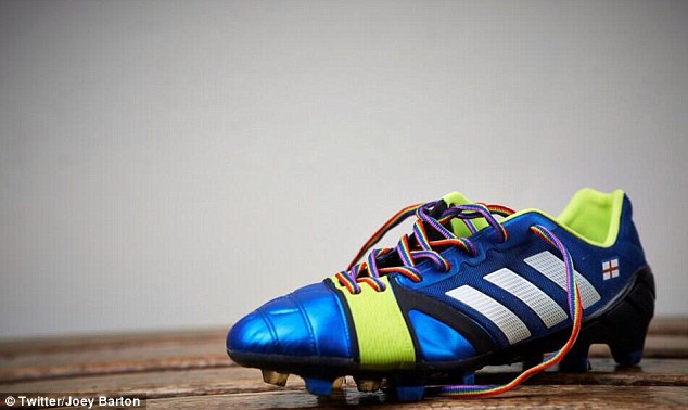 Британским клубам предлагают поддержать акцию против гомофобии