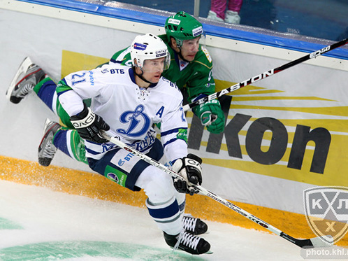 \"Салават\" минимально побеждает московское \"Динамо\"