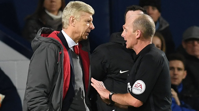 Арбитр Майк Дин рассказал о поведении Венгера после матча с \"Вест Бромом\"