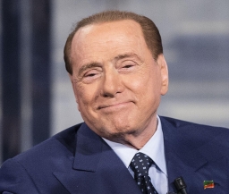 Берлускони может стать почетным президентом "Милана"
