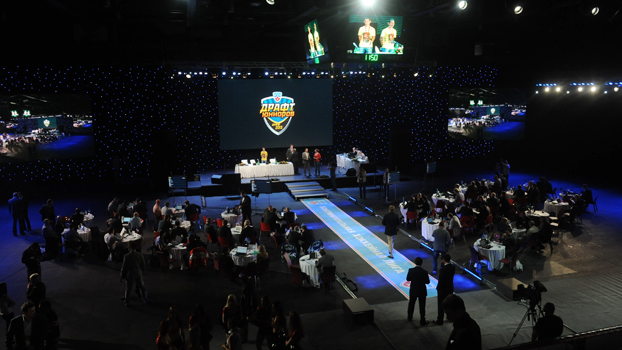 Защитник Осипов стал первым номером драфта КХЛ