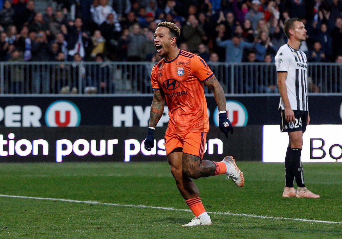 \"Лион\" в гостях победил \"Анже\"