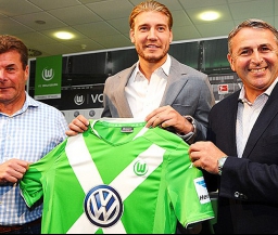 Официально: Бендтнер продолжит карьеру в "Вольфсбурге"