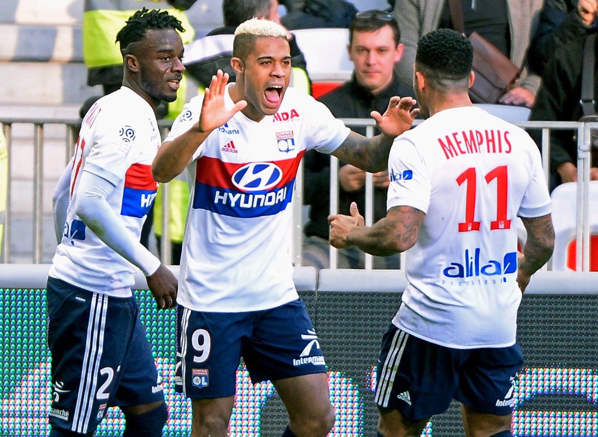 \"Лион\" забил 5 голов на выезде \"Ницце\"