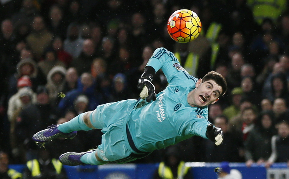 Куртуа считает, что \"Челси\" может доставить неприятности \"ПСЖ\"