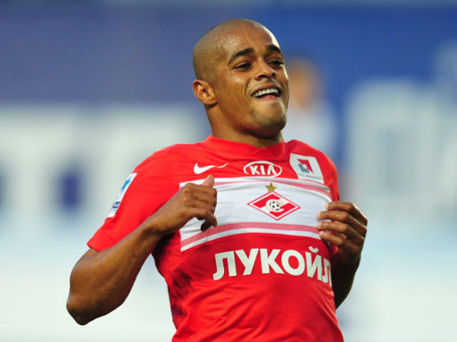 \"Гремио\" претендует на Веллитона 