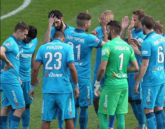 \"Зенит\" и \"Рубин\" расписали мировую в Санкт-Петербурге