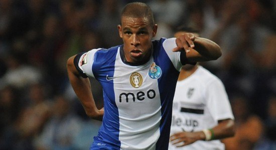 \"Порту\" с минимальным счетом переигрывает \"Севилью\"