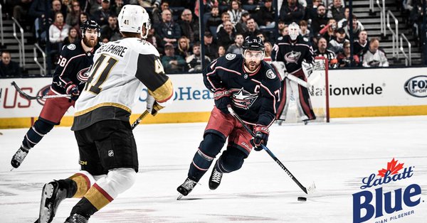 \"Коламбус\" крупно обыграл \"Вегас\"