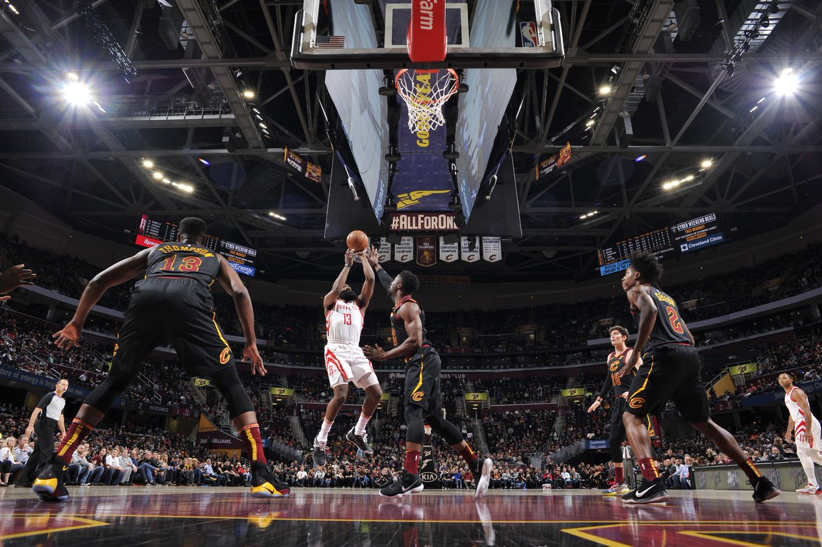 \"Хьюстон\" на выезде проиграл \"Кливленду\"