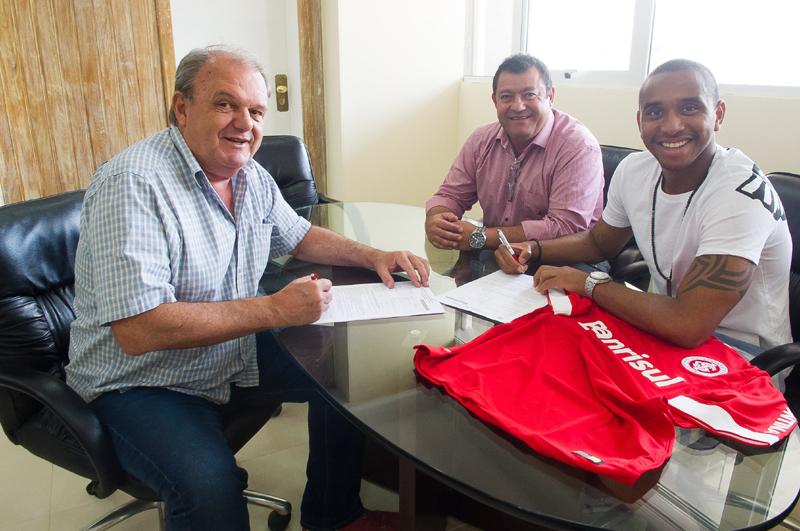 Полузащитник \"Манчестер Юнайтед\" Андерсон перешел в \"Интернасьонал\"