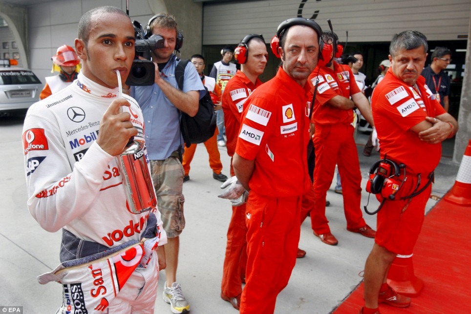 Льюис Хэмилтон надеется перейти в “Феррари”