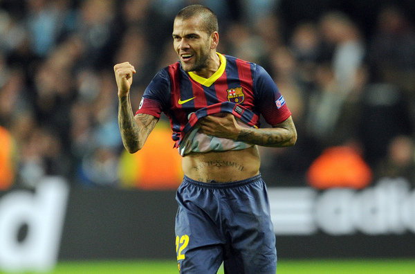 \"Барса\" не собирается продлевать соглашение с Алвесом