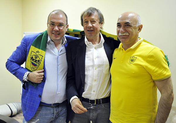 Официально: Семин возглавил \"Анжи\"