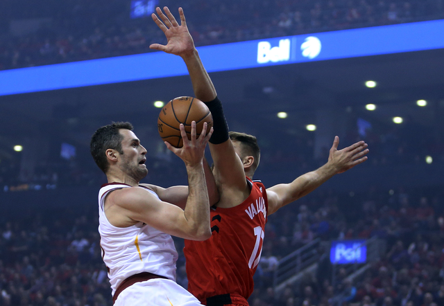 \"Торонто Рэпторс\" оказались сильнее \"Кливленд Кавальерс\"