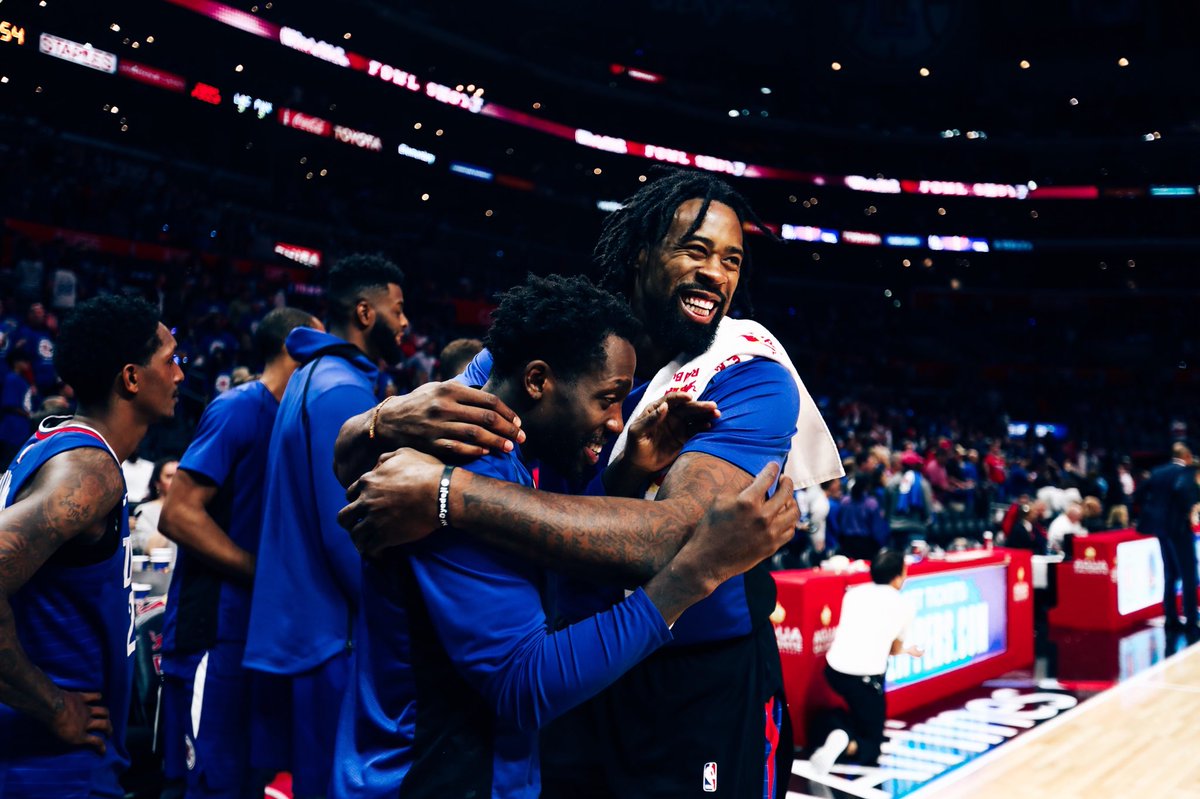 \"Клипперс\" катком прошлись по \"Финиксу\"