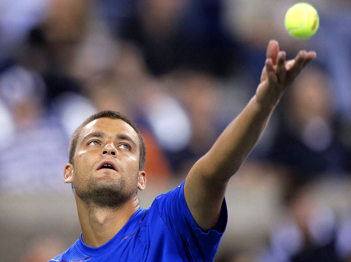 Южный проиграл французу Симону в Риме