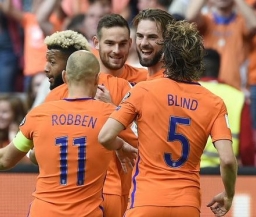 Голландия взяла три очка в поединке с Болгарией